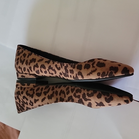 Cheetah 🐆 flats 'NWT' - Picture 3 of 8